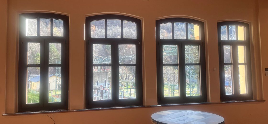 Finestres del Museu.