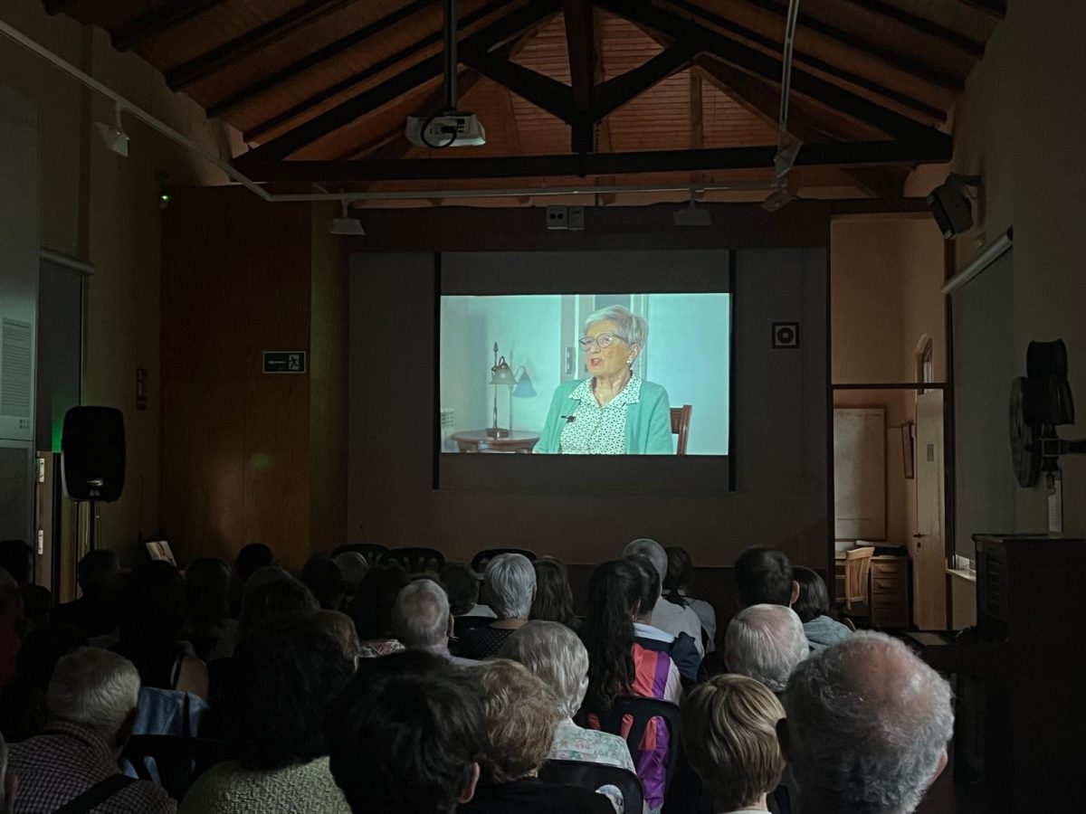 Moment de la projeccció del documental Veus de mestres al Museu Hidroelèctric de Capdella.